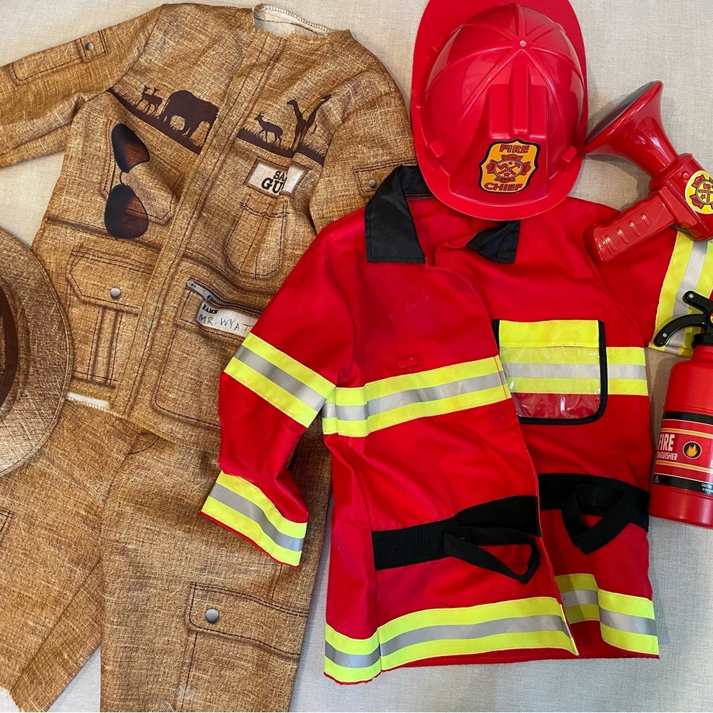 5 Melissa & Doug kids costumes